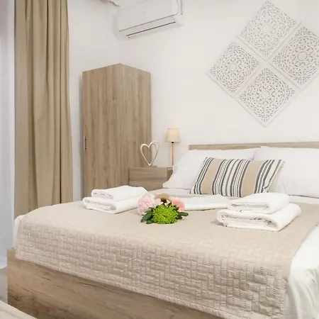 Sand Rooms To Let Nea Roda Exterior photo