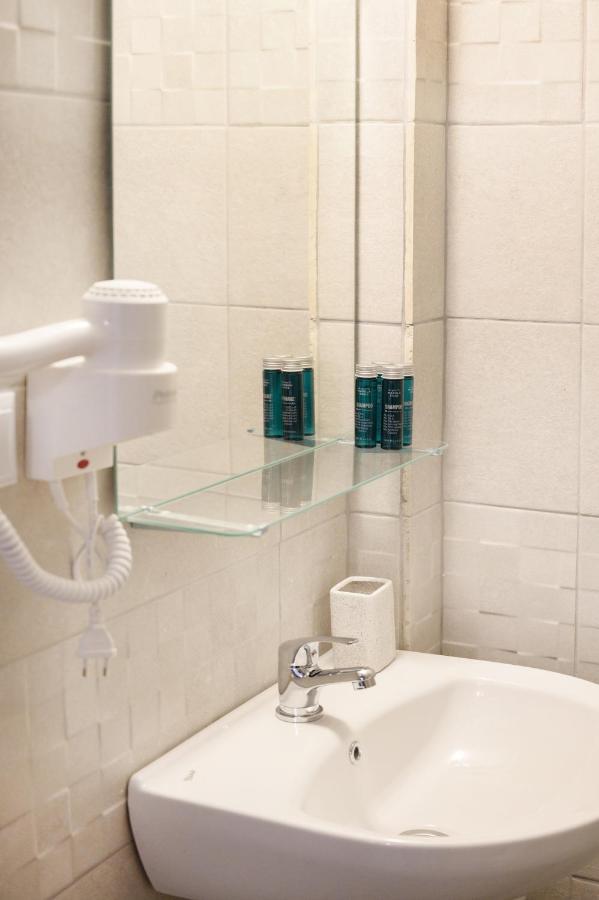 Apartment To Let Nea Roda